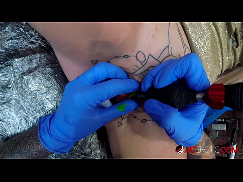 ❤️ tattooed ທີ່ສຸດ Hottie Sully Savage ໄດ້ຮັບ tattoo ສຸດ clitoris ຂອງນາງ ❤ ຮູບໂປ້ງາມ ຢູ່ພວກເຮົາ ❌❤